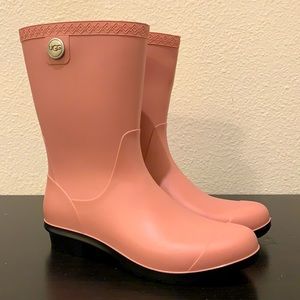 Ugg Australia Pink Lamb Fur Lined Rain boots. New.